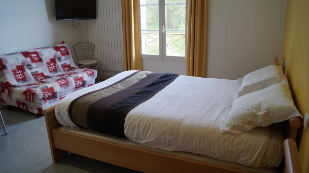 Appart'Hotel Bellevue Thermes De La Reine Bagneres-de-Bigorre Room photo